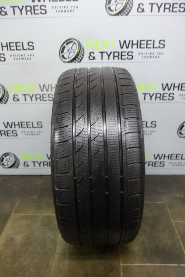 1x 255 40 19 Tyre (255/40 R19) Tracmax Ice-Plus S210 XL 100V 5.5MM M+S Tyre